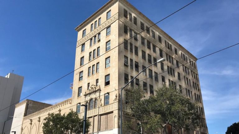 sd-1520286904-idorb02j6m-snap-image