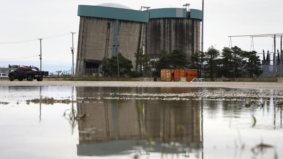 ct-zion-nuclear-tower-demolition-gallery-20180906