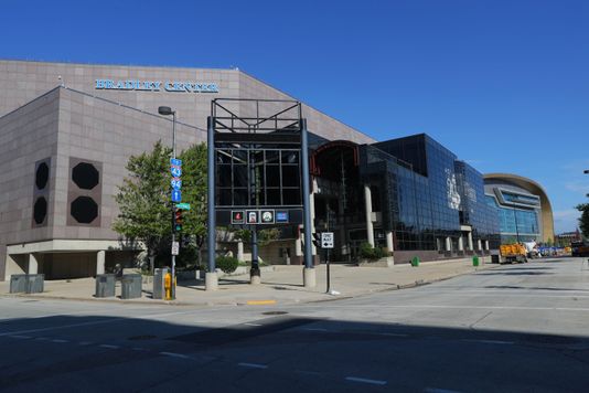 d3f8f25c-fc5b-40c6-830b-df5c3af00412-Bradleyfuture_05573