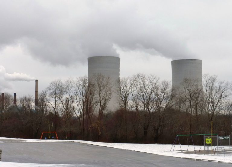 Brayton_Point_Power_Station_and_Cooling_Towers