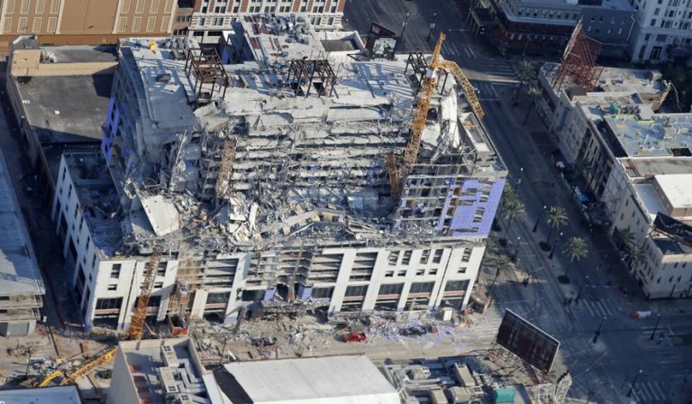 Crane_Demolition_85338.jpg-224a4_c0-106-2543-1588_s885x516