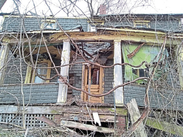 4474971_web1_gtr-Blight81