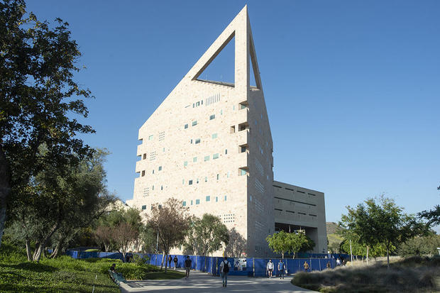 cal-poly-pomona-tower-credit-tom-zasadzinski