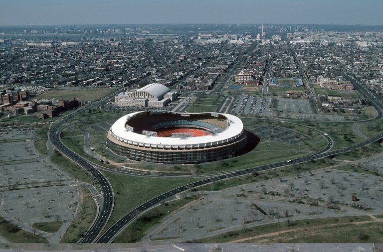 RFK_Stadium_aerial_photo,_looking_towards_Capitol,_1988
