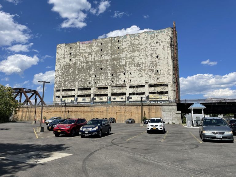 aed1db65-5357-41b1-9c15-fbda6b773f9f-centralwarehouse